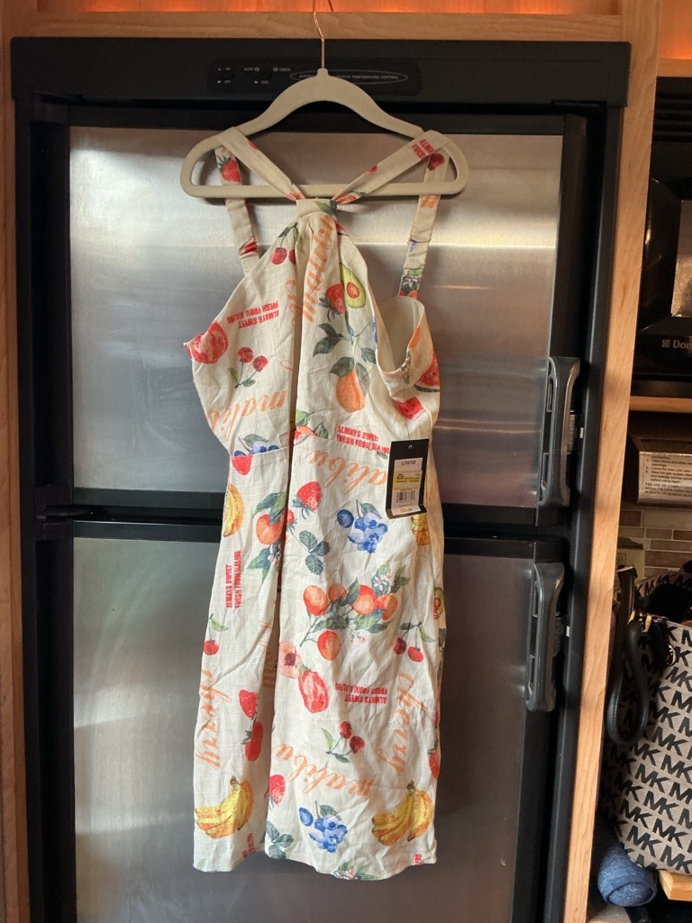 art class Cream Fruit-Print Sundress with Multicolor Fruit Motif